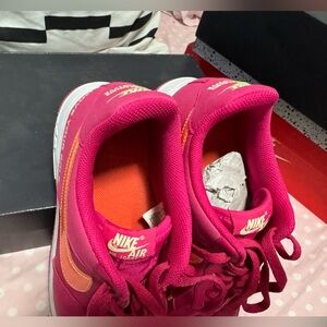 Nike Air Force 1 07 LV8 fireberry turf orange